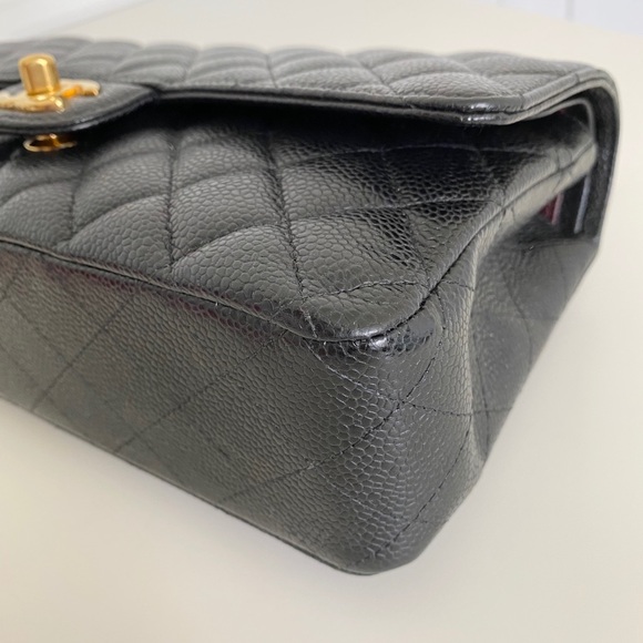 ❌SOLD❌CHANEL CLASSIC M FLAP BAG - Picture 10 of 16